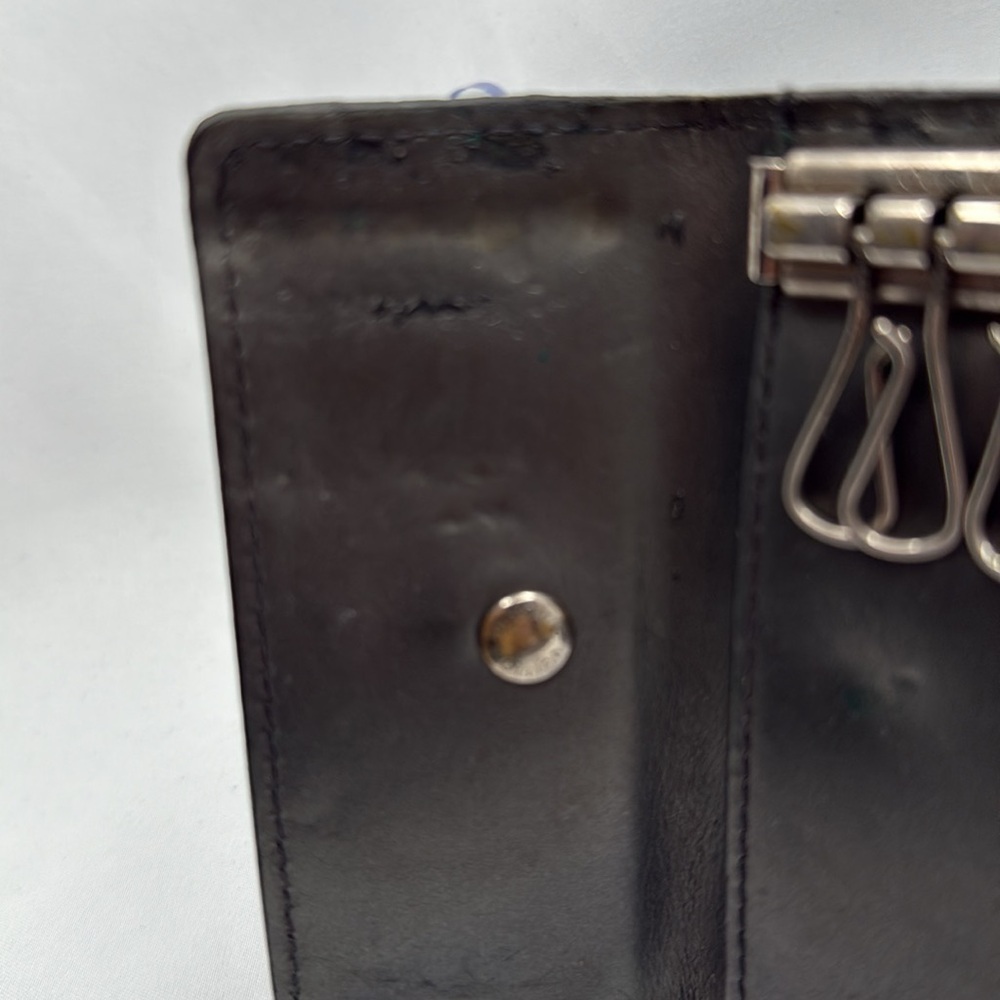 Louis Vuitton Key Holder Monogram Black Vernis Leather | Unisex | Pre-Owned | - Picture 6 of 7
